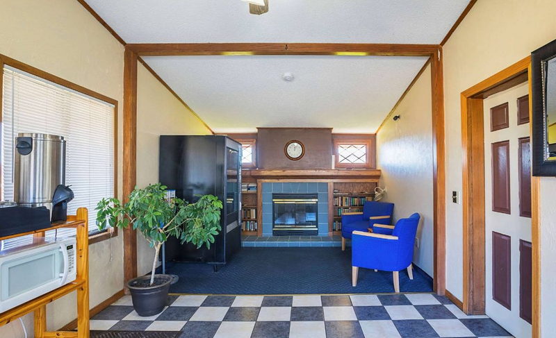 Arborgate Inn (Days Inn, Rodeway Inn) - Web Listing (newer photo)